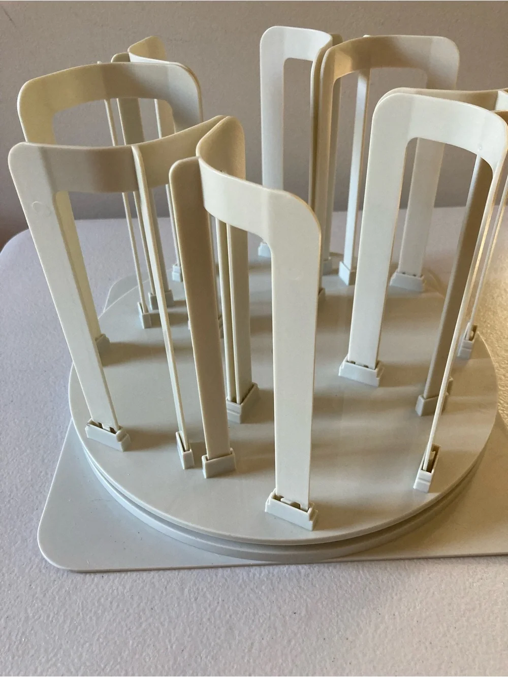 N/A cream plastic